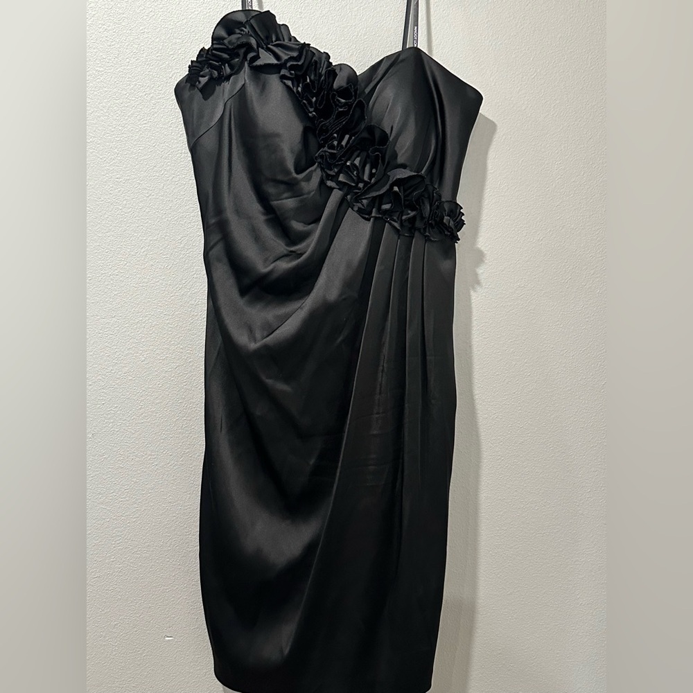 MAGGY LONDON Elegant Black Ruffled Dress